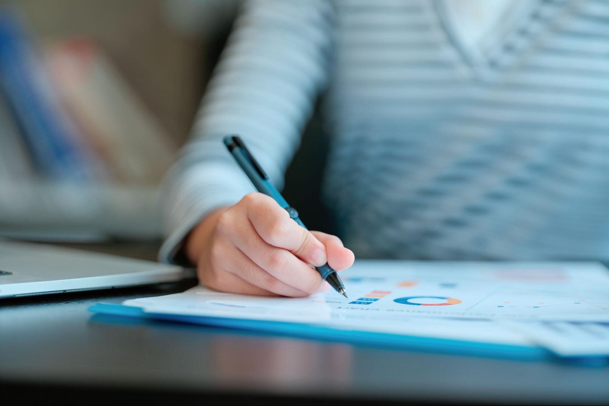 IFRS検定の勉強法って？ 独学・スクールそれぞれのメリットを解説